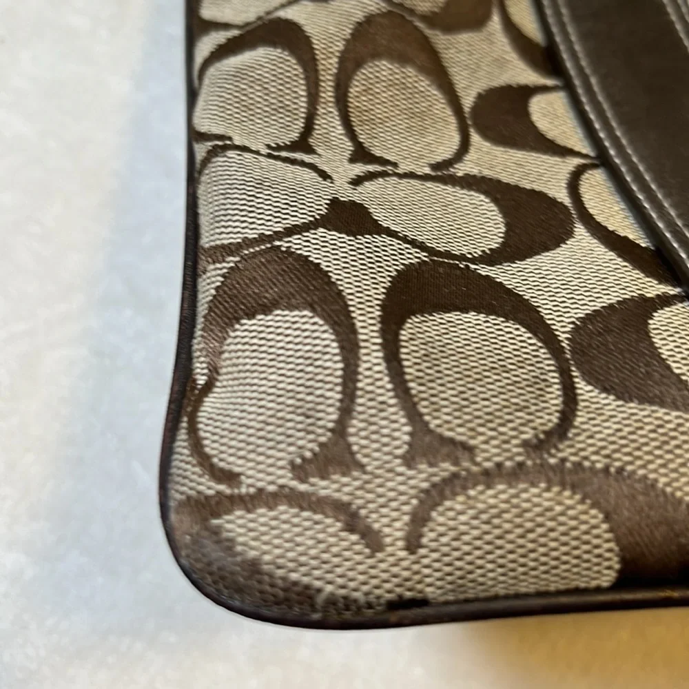 Coach Signature C Swing Pack Crossbody Bag.
See pictures for condition  of bag - Picture 11 of 13